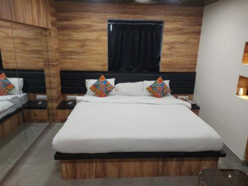 Glitz Hotels Sai Guest House - Nr Inorbit Mall Vashi Navi Mumbai Dış mekan fotoğraf