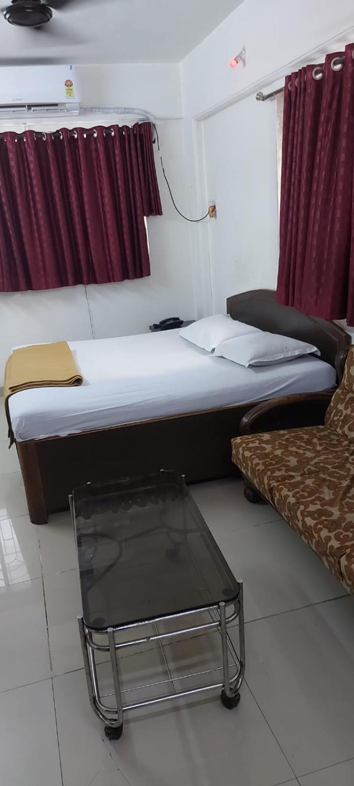 Glitz Hotels Sai Guest House - Nr Inorbit Mall Vashi Navi Mumbai Dış mekan fotoğraf